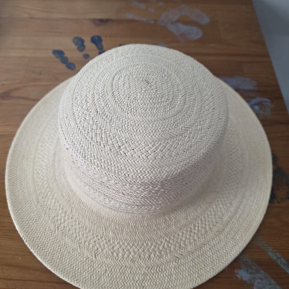 Elegant Cream Women's Sun Hat